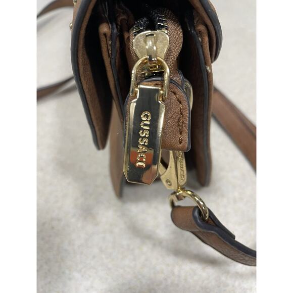 Gussaci Pebbled Faux Leather Crossbody Handbag. Brown With Gold Hardware - Picture 5 of 11
